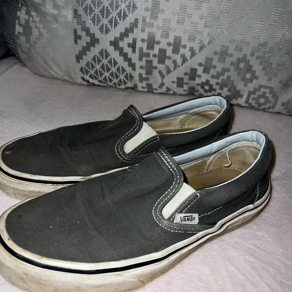 Vans - Picture 1 of 6